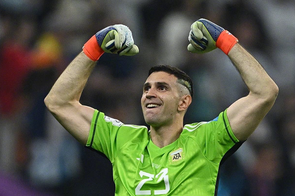 大马丁：阿斯顿维拉英超客场零封传奇新篇