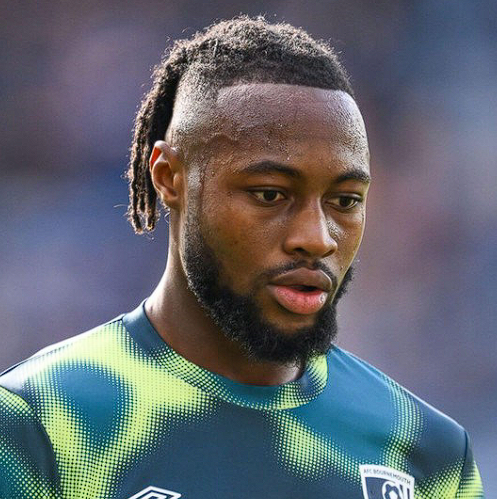 曼城冬窗转会：成功引援与阵容重塑